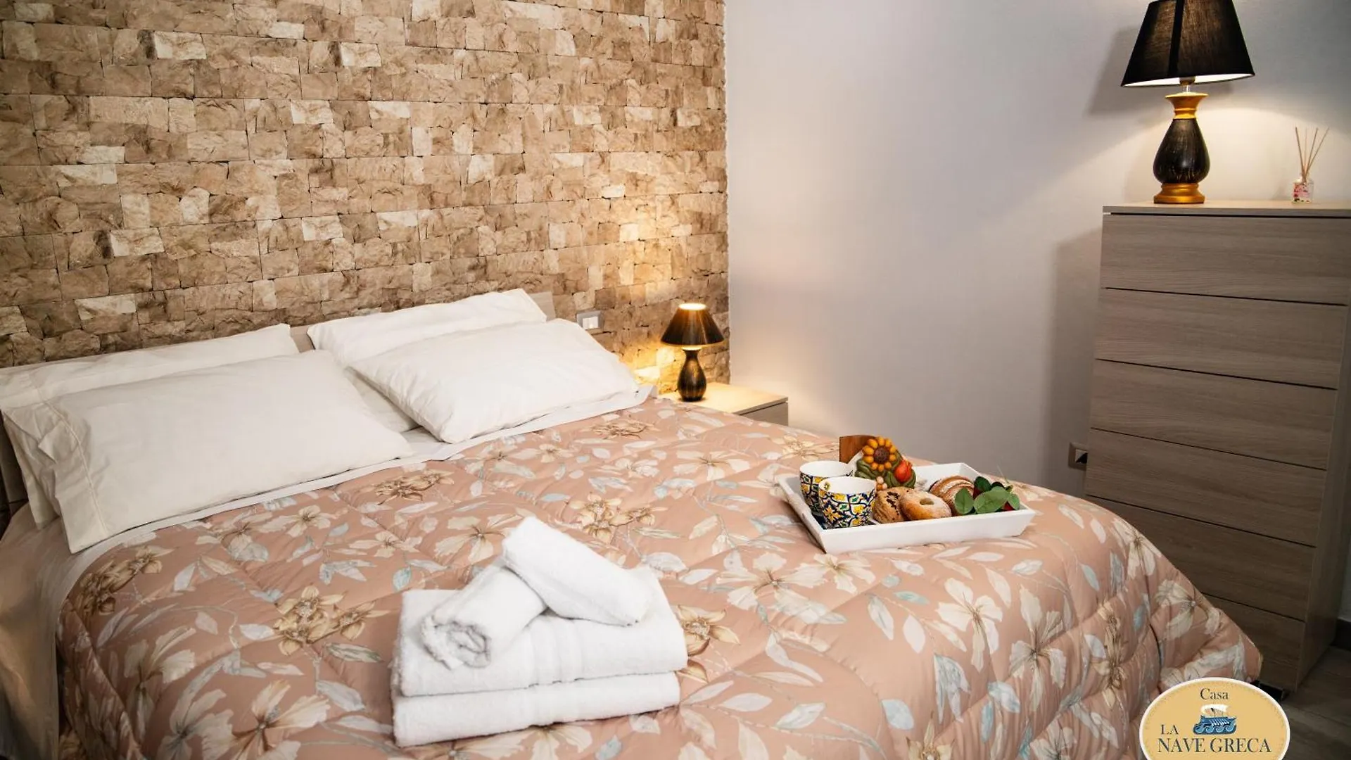 Le Dimore Di Ulisse A Gela - Casa Vacanza B&B - La Nave Greca 0*,