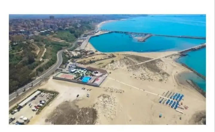 Le Dimore Di Ulisse A Gela - Casa Vacanza B&B - La Nave Greca Italy